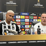 Herói do Atlético contra o River, Deyverson faz 'pedido' a Gabriel Milito
