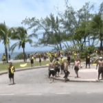 Botafogo pede 'respeito entre as torcidas' após confusão entre uruguaios e PM do Rio