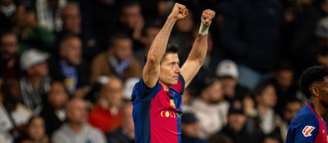 Lewandowski brilha, e Barcelona atropela o Real Madrid pelo Campeonato Espanhol