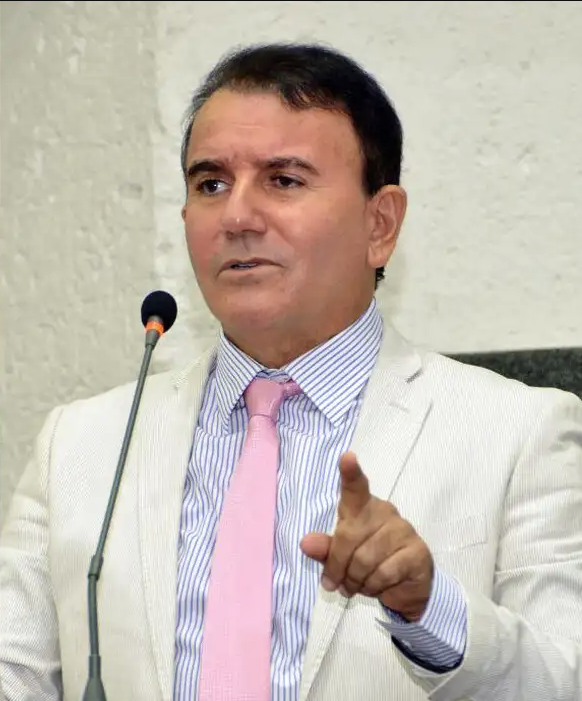 Eduardo Siqueira Campos, do Podemos, é eleito prefeito em Palmas (TO)
