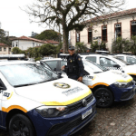 Prefeitura de Ouro Preto entrega cinco novos veículos à Guarda Municipal