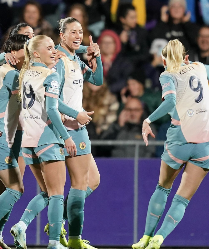 Uefa promete investir valor bilionário no futebol feminino
