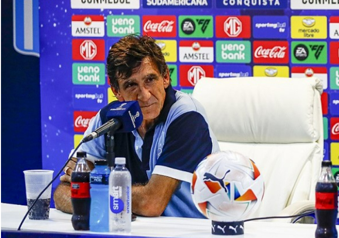 Técnico do Racing já foi campeão e vice diante do Cruzeiro; relembre