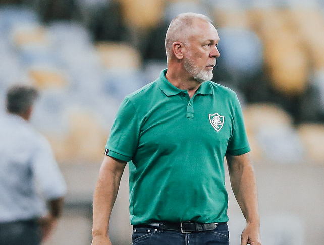 Técnico do Fluminense falou sobre confusão com Marcelo