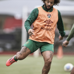 Marcelo pode rescindir contrato com Fluminense após desentendimento com Mano Menezes