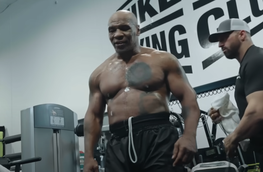 Perto de luta com Jake Paul, Mike Tyson derruba companheiro de treino com golpe; assista
