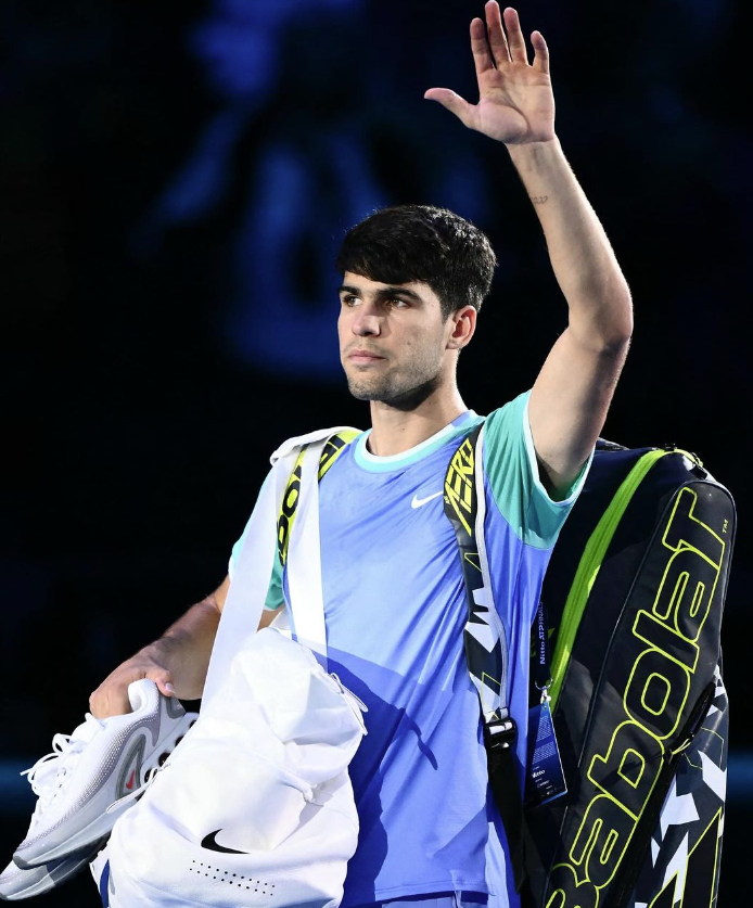 Tênis: Carlos Alcaraz perde para Ruud e estreia com derrota no ATP Finals