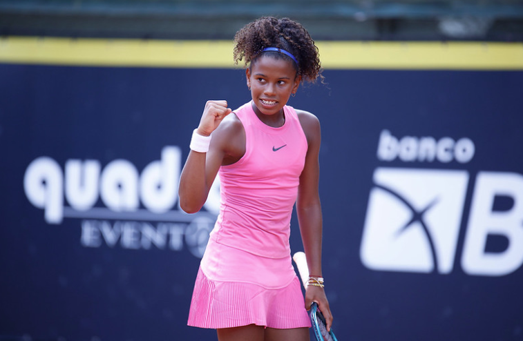 Victoria Barros entra no ranking, e Brasil será único com duas tenistas de 14 anos na WTA