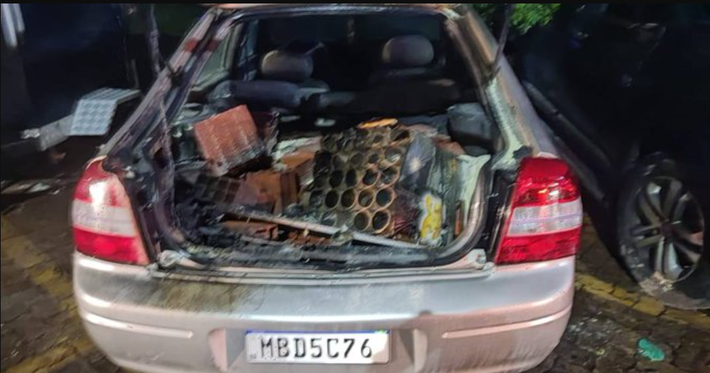 Veja foto: carro usado em explosões próximas ao STF tem placa de Santa Catarina