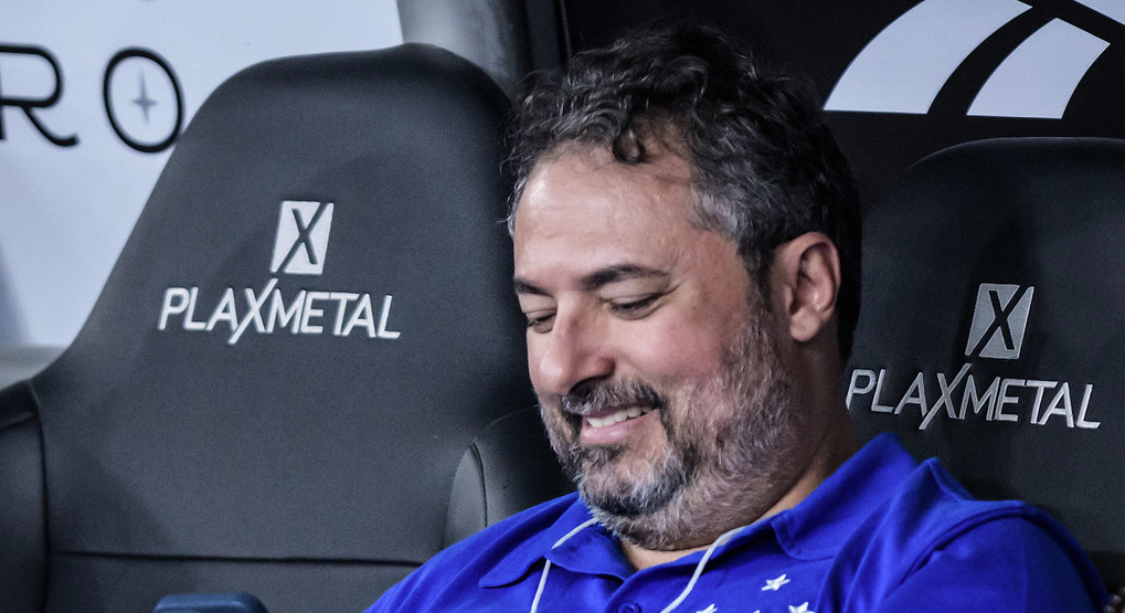 Mattos faz pedido à torcida do Cruzeiro e cita 'poder no mercado'
