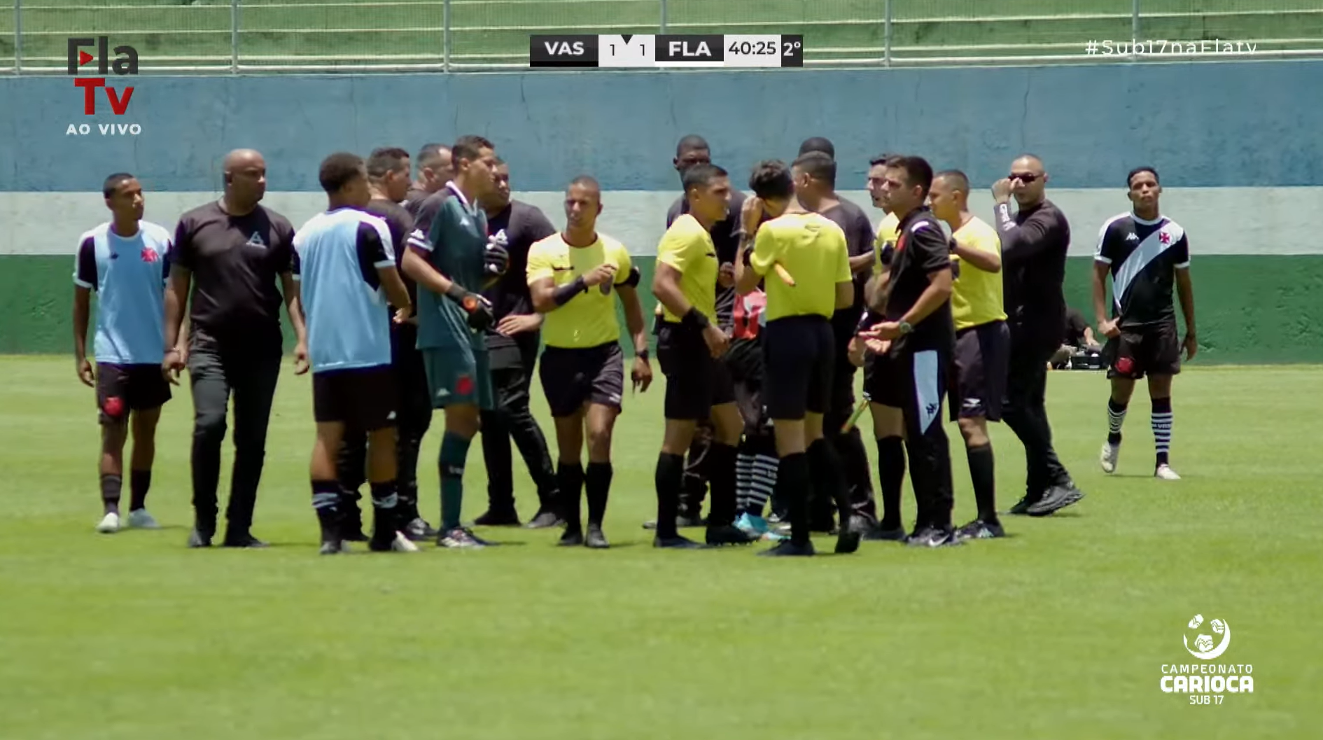 Vasco x Flamengo: jogo de ida final do Carioca Sub-17 acaba em confusão