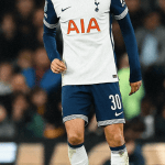 Atleta do Tottenham é suspenso após comentários racistas contra colega de equipe