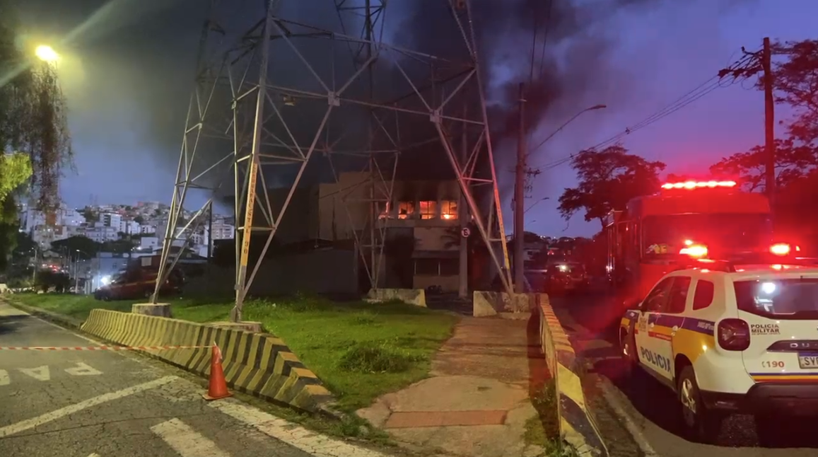 Bombeiros revelam origem do incêndio em fábrica de pães no Fernão Dias, em BH