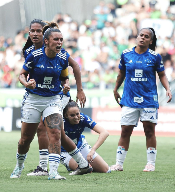 Cruzeiro goleia América e é bicampeão do Mineiro Feminino