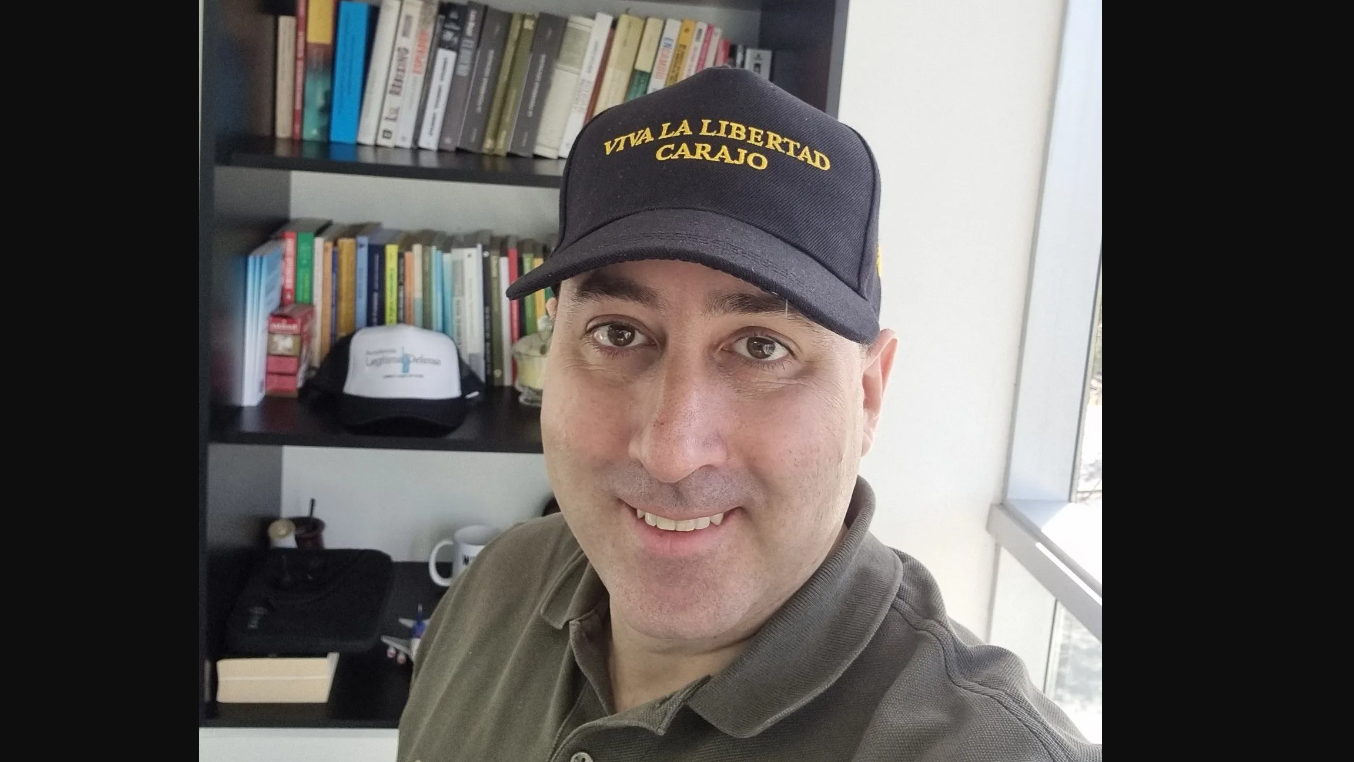 Marqueteiro de Javier Milei é um dos indiciados por tentativa de golpe de Estado no Brasil