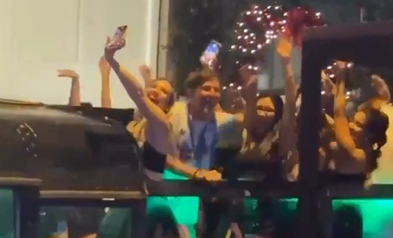 Torcedor do Racing invade festa de despedida de solteira em Assunção; veja
