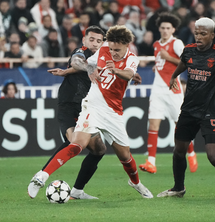 Em casa, Mônaco é derrotado pelo Benfica e perde invencibilidade na Champions League
