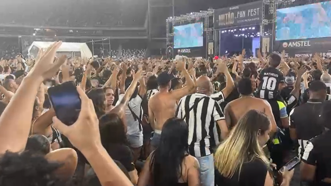 Título do Botafogo da Libertadores faz torcida explodir de alegria no Nilton Santos; veja