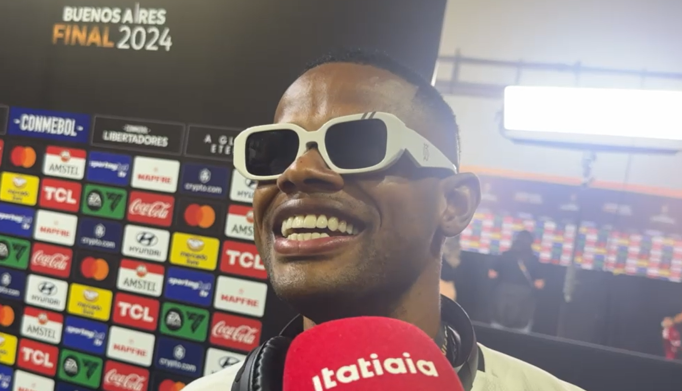 Artilheiro da Libertadores, Júnior Santos reage após título: 'Momento muito importante'