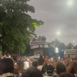 Torcida e jogadores do Botafogo provocam Atlético em festa do título da Libertadores