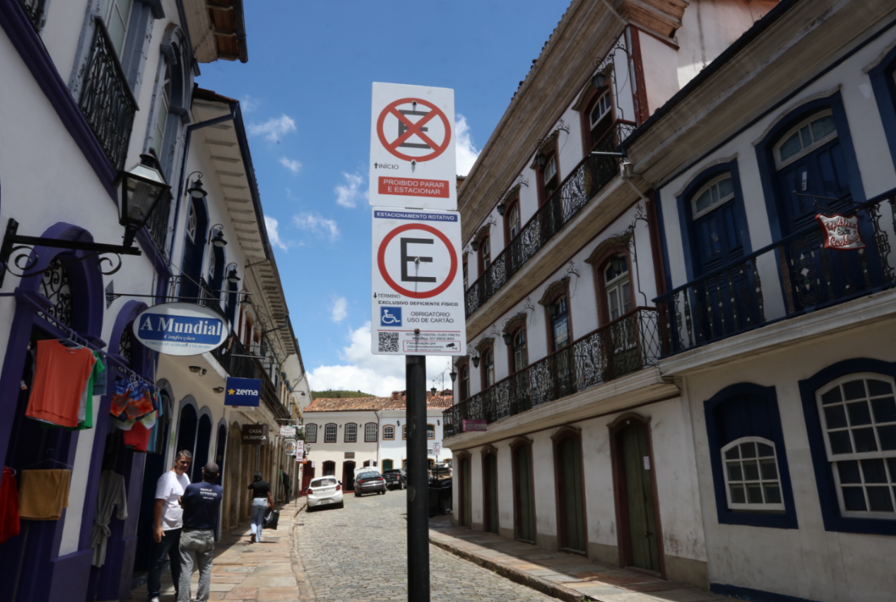 Sistema de Estacionamento Rotativo é regulamentado em Ouro Preto com fiscalização ativa