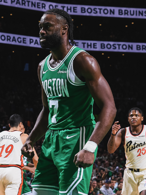 Atleta da NBA é multado em R$ 152 mil após realizar gesto inapropriado durante partida