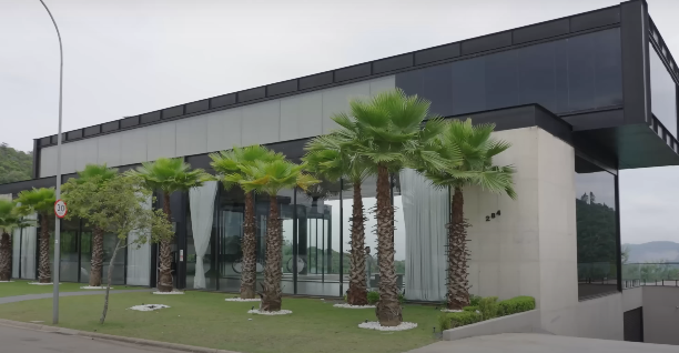 Influenciadora compra casa de Neymar avaliada em R$ 40 milhões; veja fotos