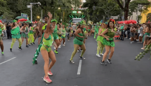 Imagens do bloco 'Chama o Síndico' nesta quarta-feira (26)