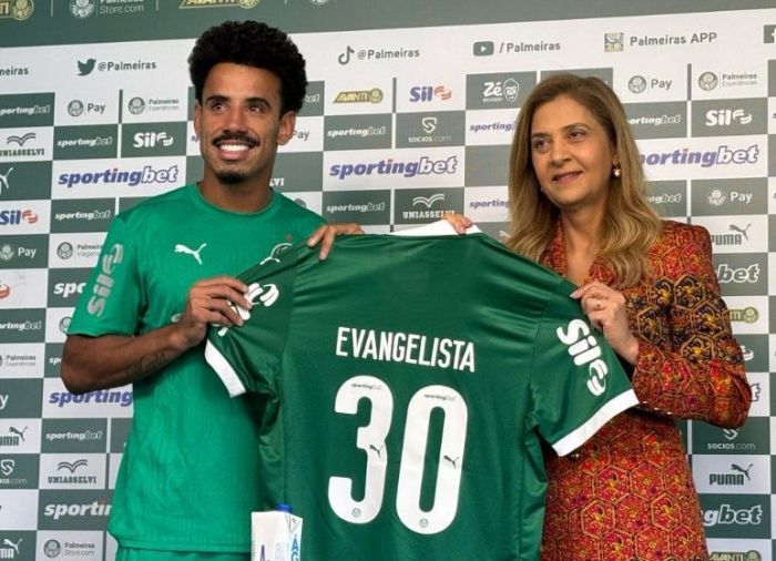 Lucas Evangelista é apresentado no Palmeiras