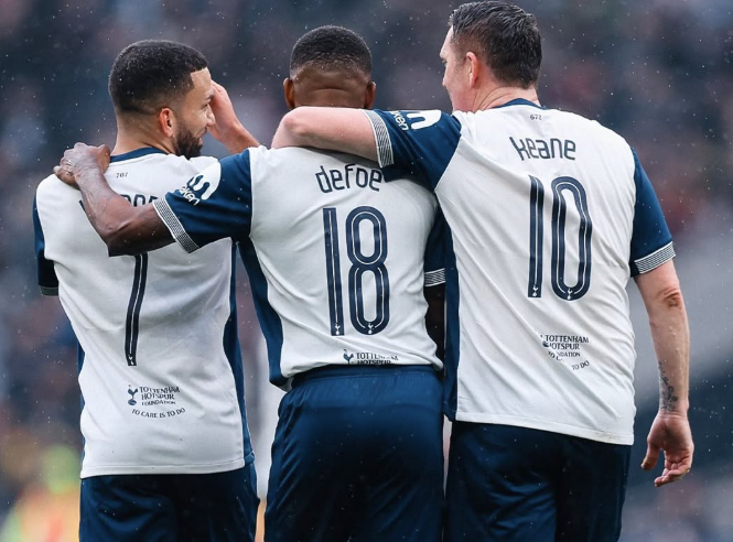 Lennon, Defoe e Rob Keane