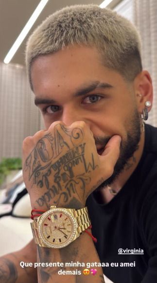 Zé Felipe exibe presente de aniversário 