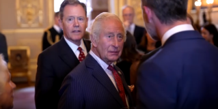 Príncipe William e rei Charles no evento