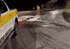 O dia mais frio do ano em Santa Catarina teve sincelo, chafariz congelado e via interditada por excesso de gelo