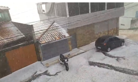 Veja fotos de chuva com granizo na Grande BH