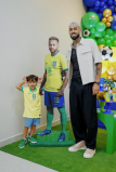 Alexander Barboza, do Botafogo, faz festa temática para filho
