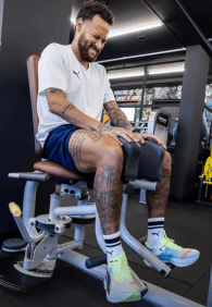 Neymar se recupera de uma lesão na coxa direita