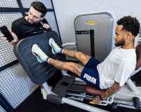 Neymar se recupera de uma lesão na coxa direita