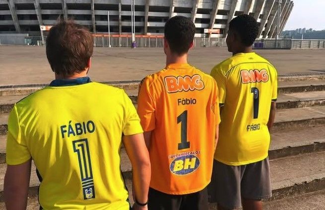 Torcedores do Cruzeiro homenageiam Fábio no Mineirão