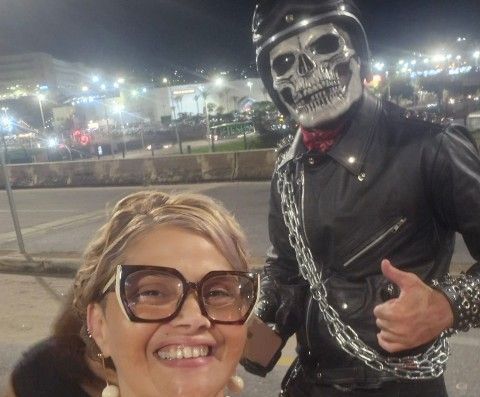 Paula Marra e o motoqueiro fantasma após susto no dia 16 de janeiro Paula Marra e o motoqueiro fantasma após susto no dia 16 de janeiro
