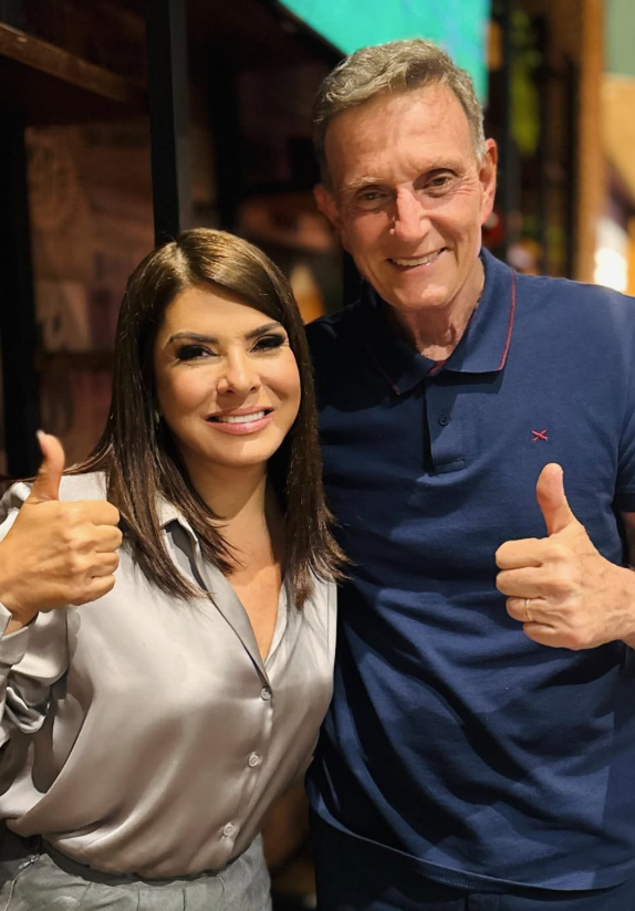 Os dois, Mara e Crivella, compartilharam fotos nas redes sociais no último domingo (25).