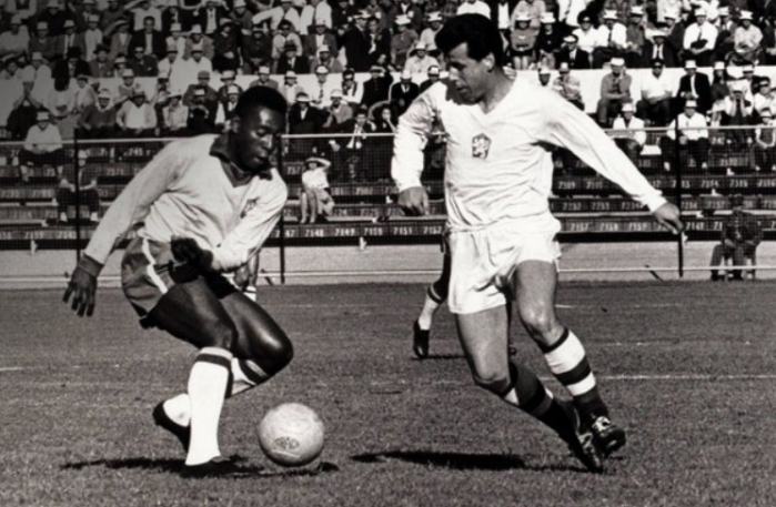 Pelé se lesionou em jogo contra a Tchecoslováquia na Copa do Mundo de 1962