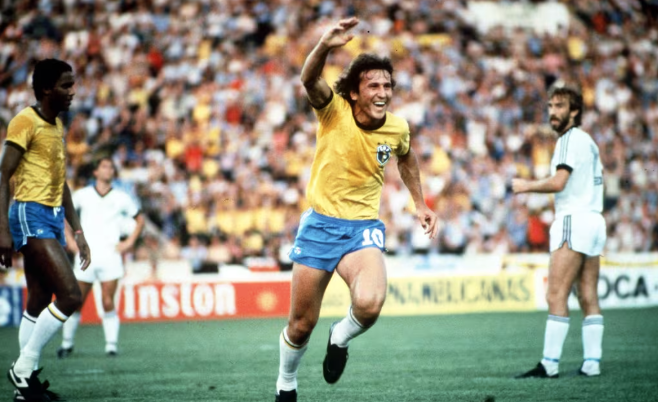 Zico comemora gol na Copa do Mundo de 1982
