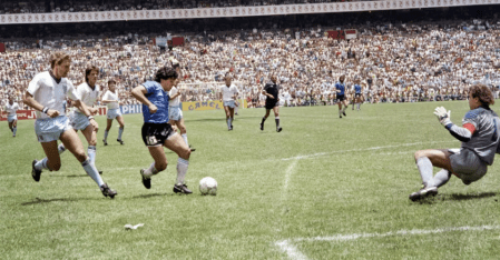 'Gol do século' de Maradona na Copa do Mundo de 1986