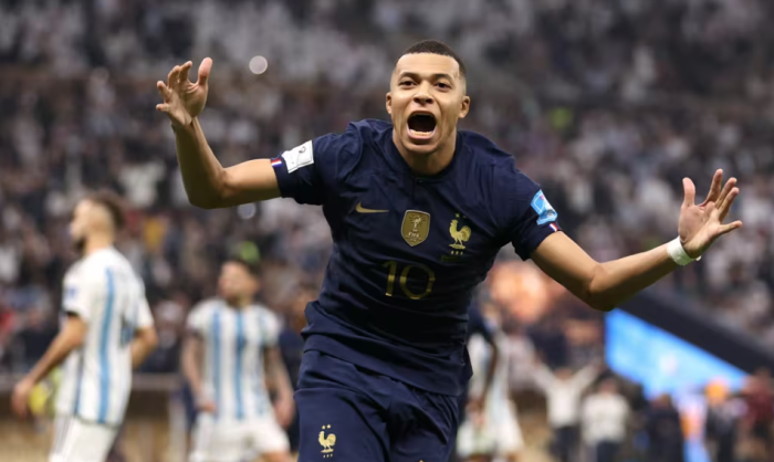 Mbappé comemora gol pela França na final da Copa do Mundo de 2022