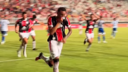 Jogadores do Joinville comemoram gol sobre o CSA na Copa do Brasil