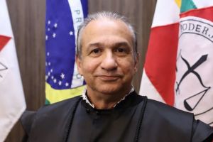 Magid Láuar recebeu mais de R$ 120 mil do TJ de Minas, mesmo afastado do cargo