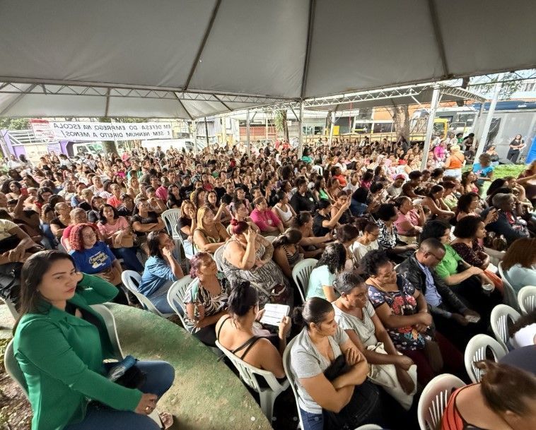 Greve de terceirizados da educação em BH segue sem acordo e decisão fica para sexta (27)