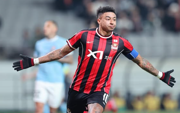 Corinthians avança em negociação por atacante ex-Manchester United
