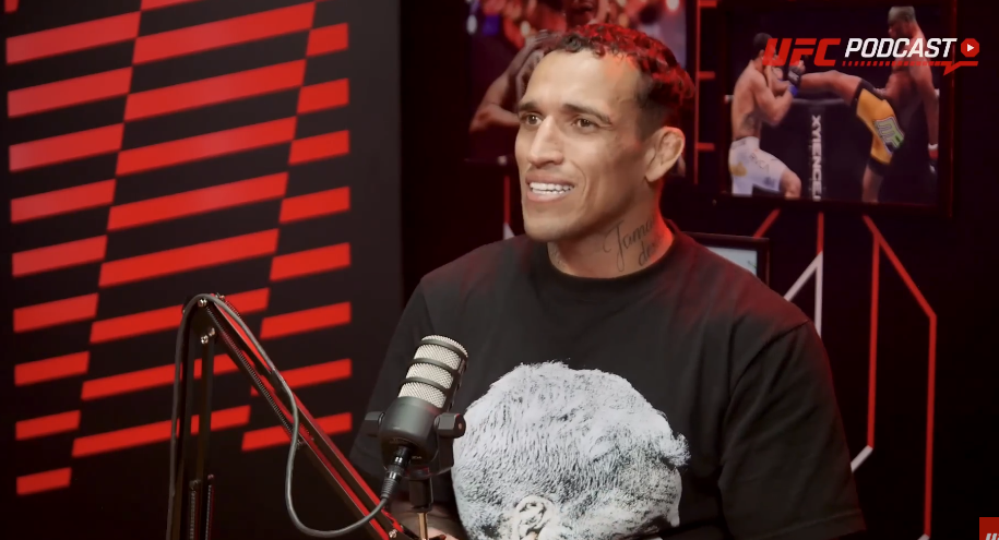 Charles vê vantagens contra Holloway e faz previsão sobre disputa de cinturão no UFC