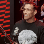 Charles vê vantagens contra Holloway e faz previsão sobre disputa de cinturão no UFC